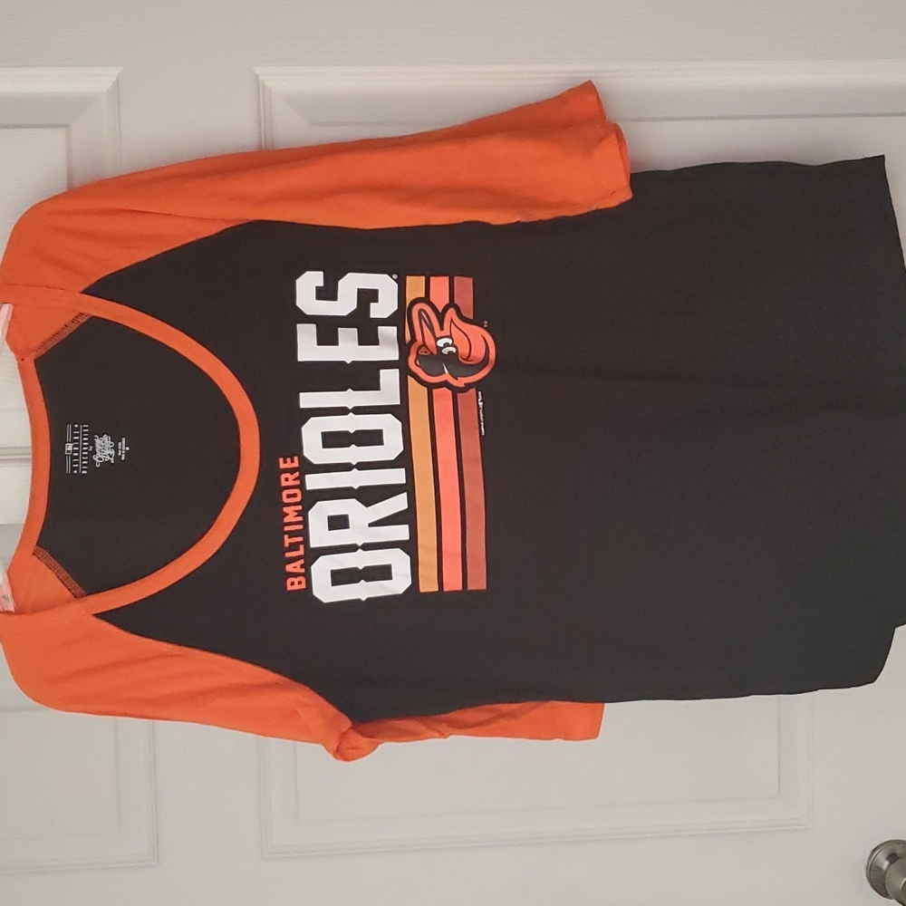 ⚾️ Orioles Tee. Black and orange.  M